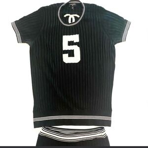 CHANEL  Black & White Number 5